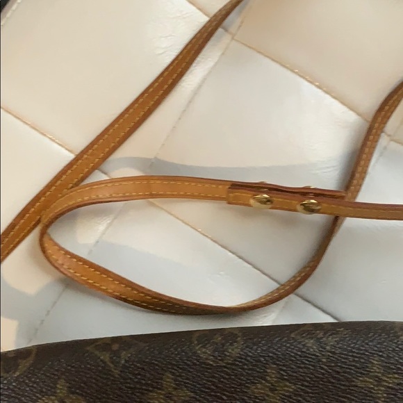 💯authentic Louis Vuitton Pochette PM cross body - Picture 5 of 11